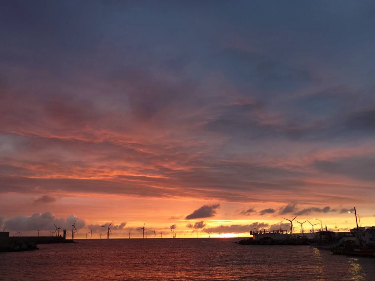 苗栗竹南龍鳳漁港包車夕陽海景