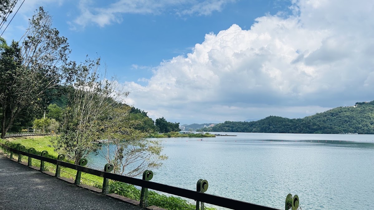 日月潭月牙灣