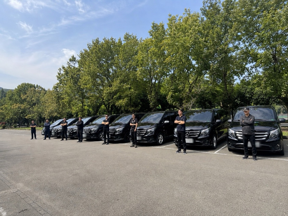 賓士VITO九人座包車